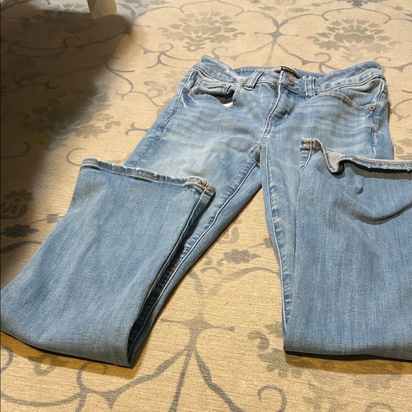 American Eagle Outfitters Light Blue boot kick l Jeans - Picture 1 of 4
